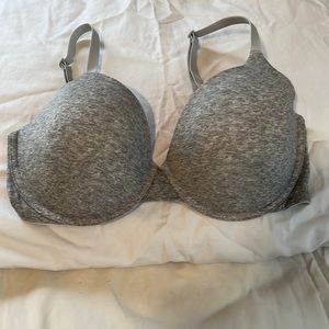 Pink Victoria’s Secret Wear Everywhere T-shirt lightly lined bra